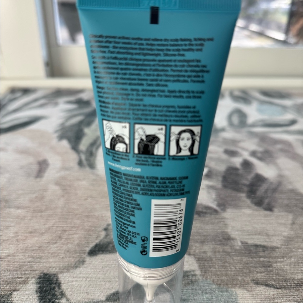 Living proof dry scalp treatment 3.4 ounce - Picture 2 of 2